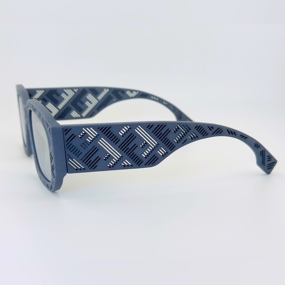 New! FENDI SHADOW Sunglasses FE401131 Matte Gray Frame with Silver Mirror Lenses main image 9